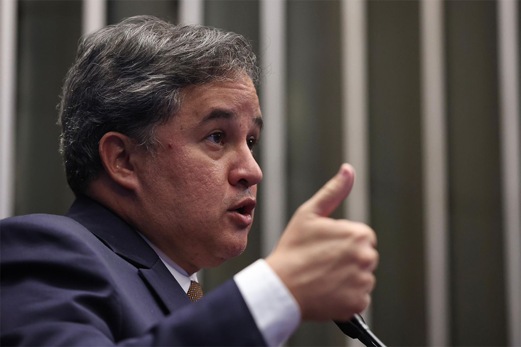 Efraim Filho condena “sanha arrecadatória” do governo da Paraíba