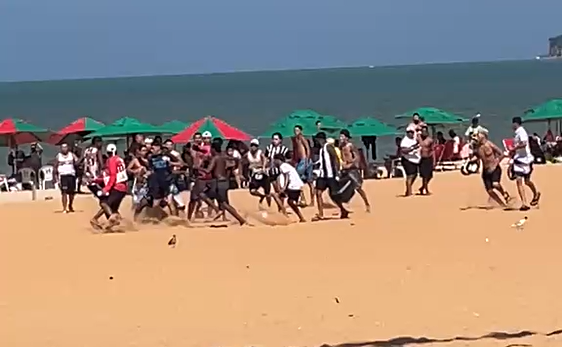 Confusão com torcedores do Santa Cruz é registrada na orla da praia de Cabo Branco, em João Pessoa