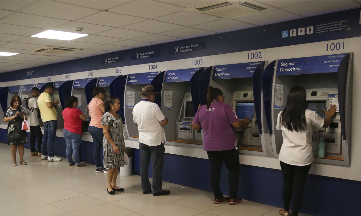 Empregados da Caixa mantêm greve na Paraíba
