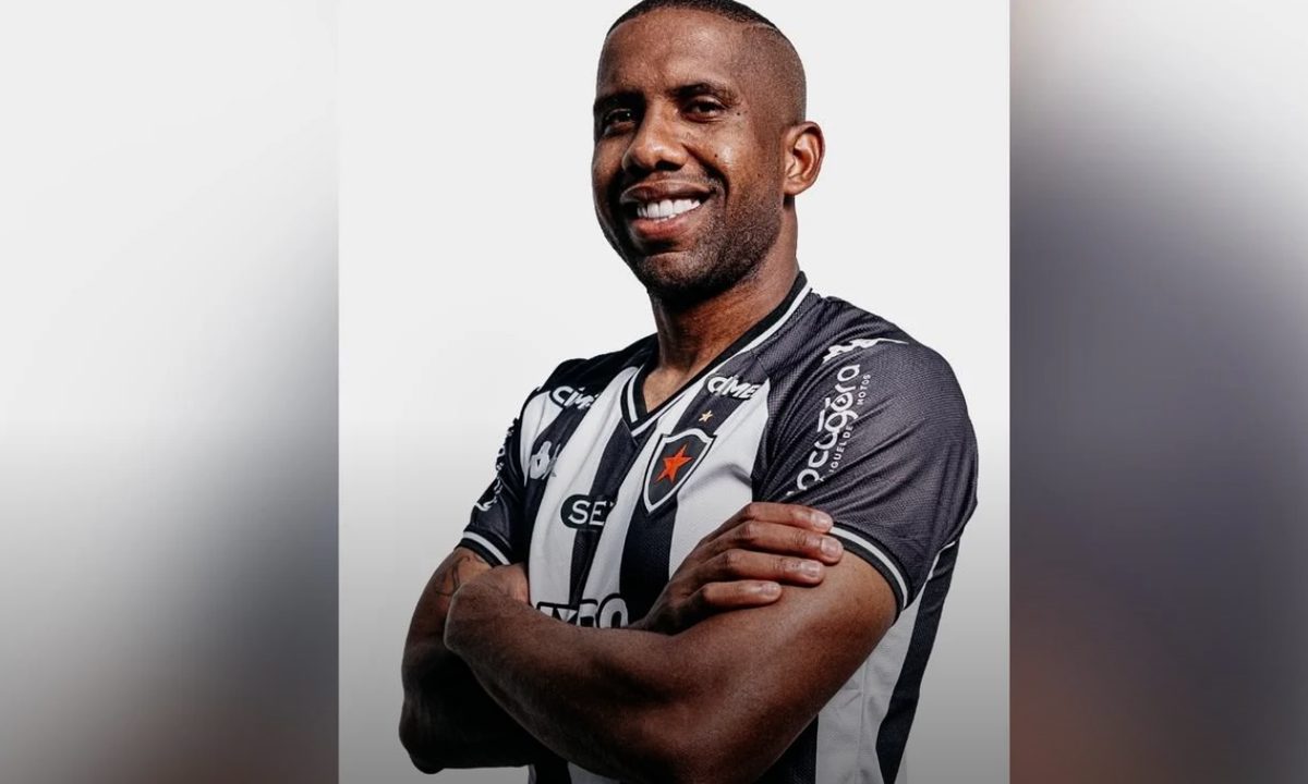 Jonas Toró é oficializado como novo reforço no Botafogo-PB