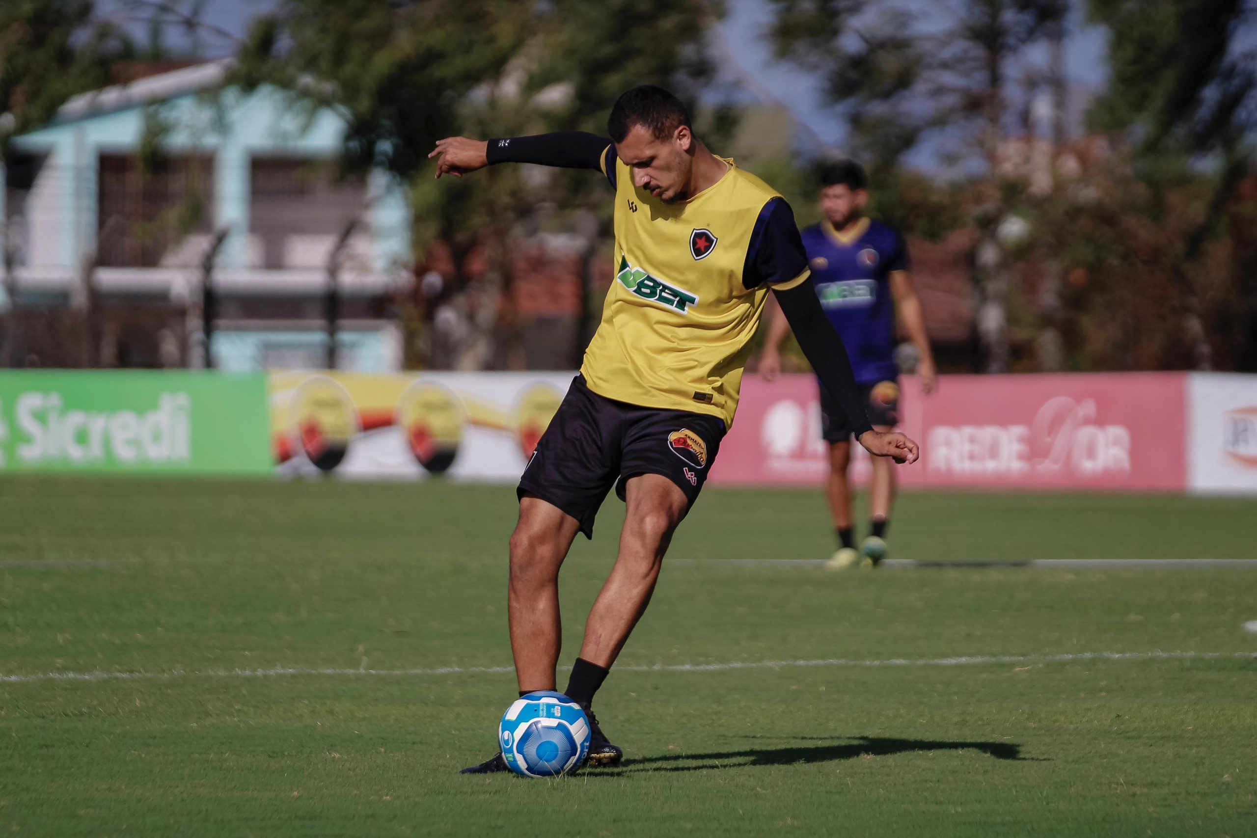 Bruno Mota, meia do Botafogo-PB