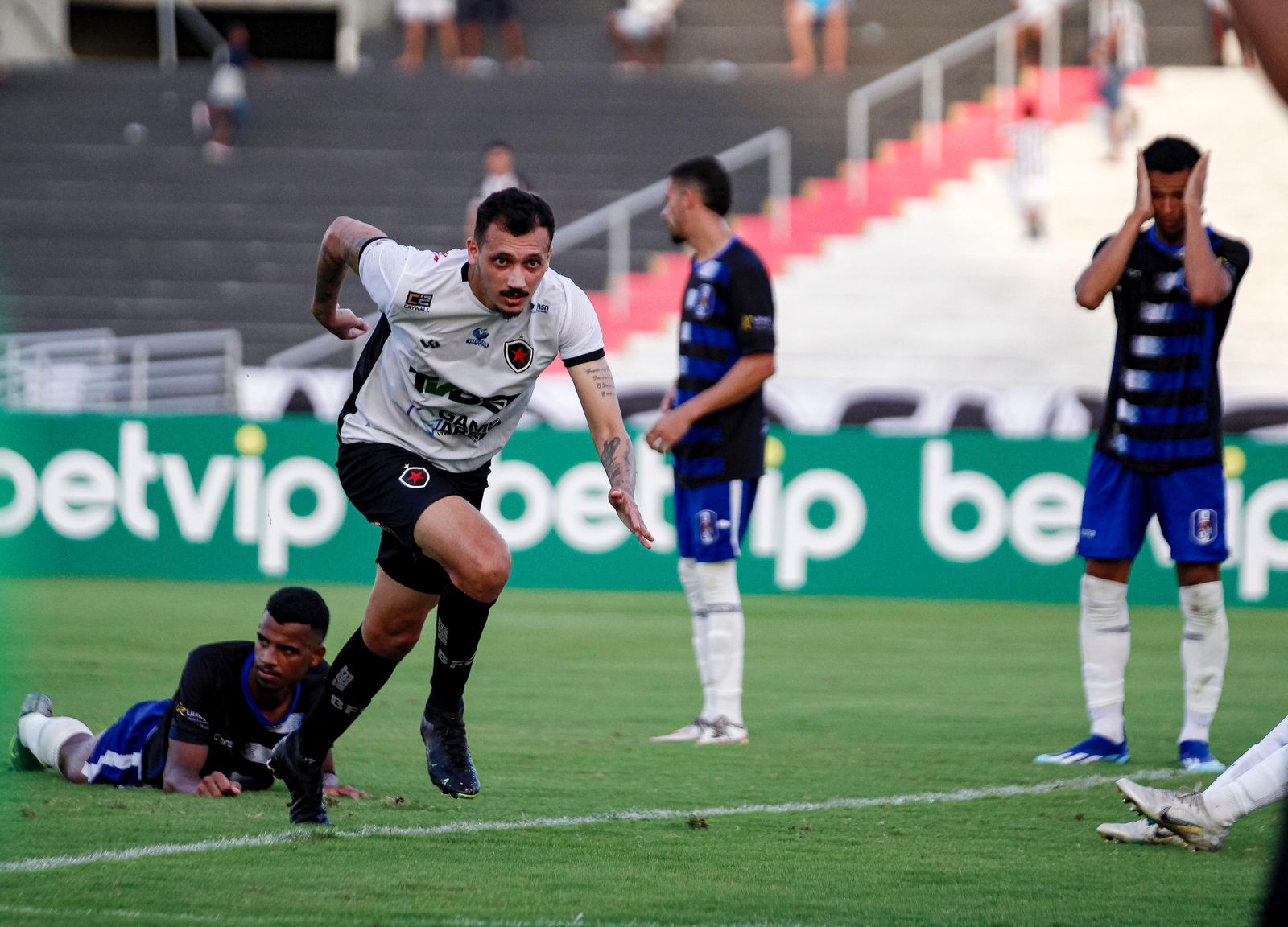 Botafogo-PB, Botafogo-PB x CSP, Bruno Mota, atacante do Botafogo-PB