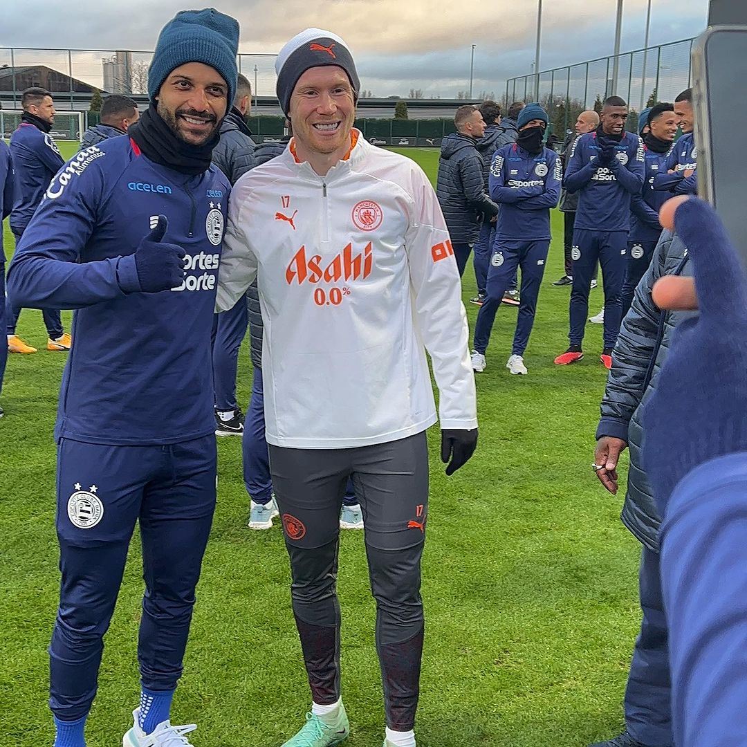 Thaciano, De Bruyne, treino Bahia Manchester