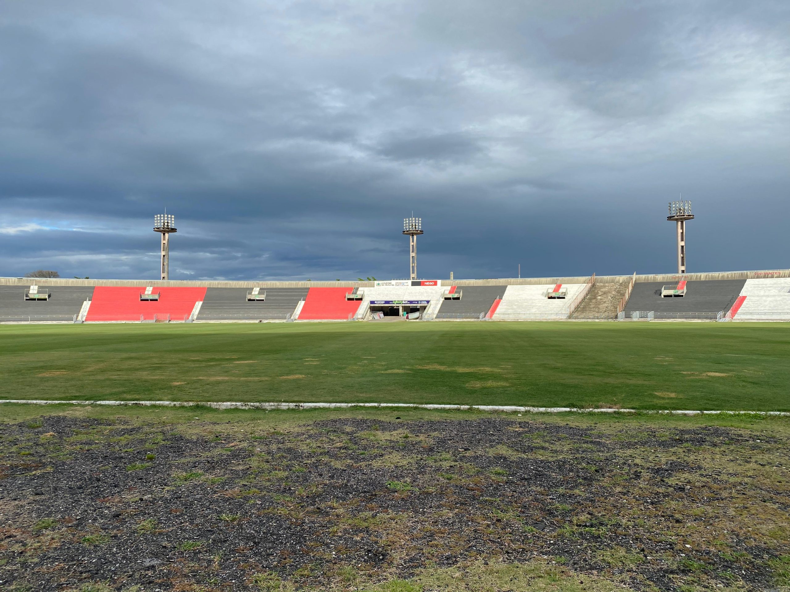 Estádio Almeidão, pintura nova