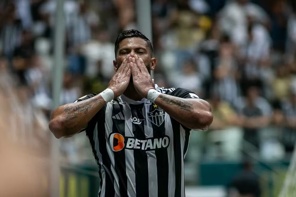 Hulk marca para o Atlético-MG contra o Cruzeiro